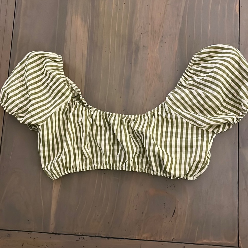 Green and white crop top!
